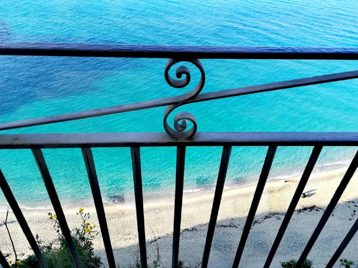 Ninfa Sul Mare Apartments 50 M E T R I Dal Mare Parcheggio Gratuito Custodito Capo Vaticano Zewnętrze zdjęcie