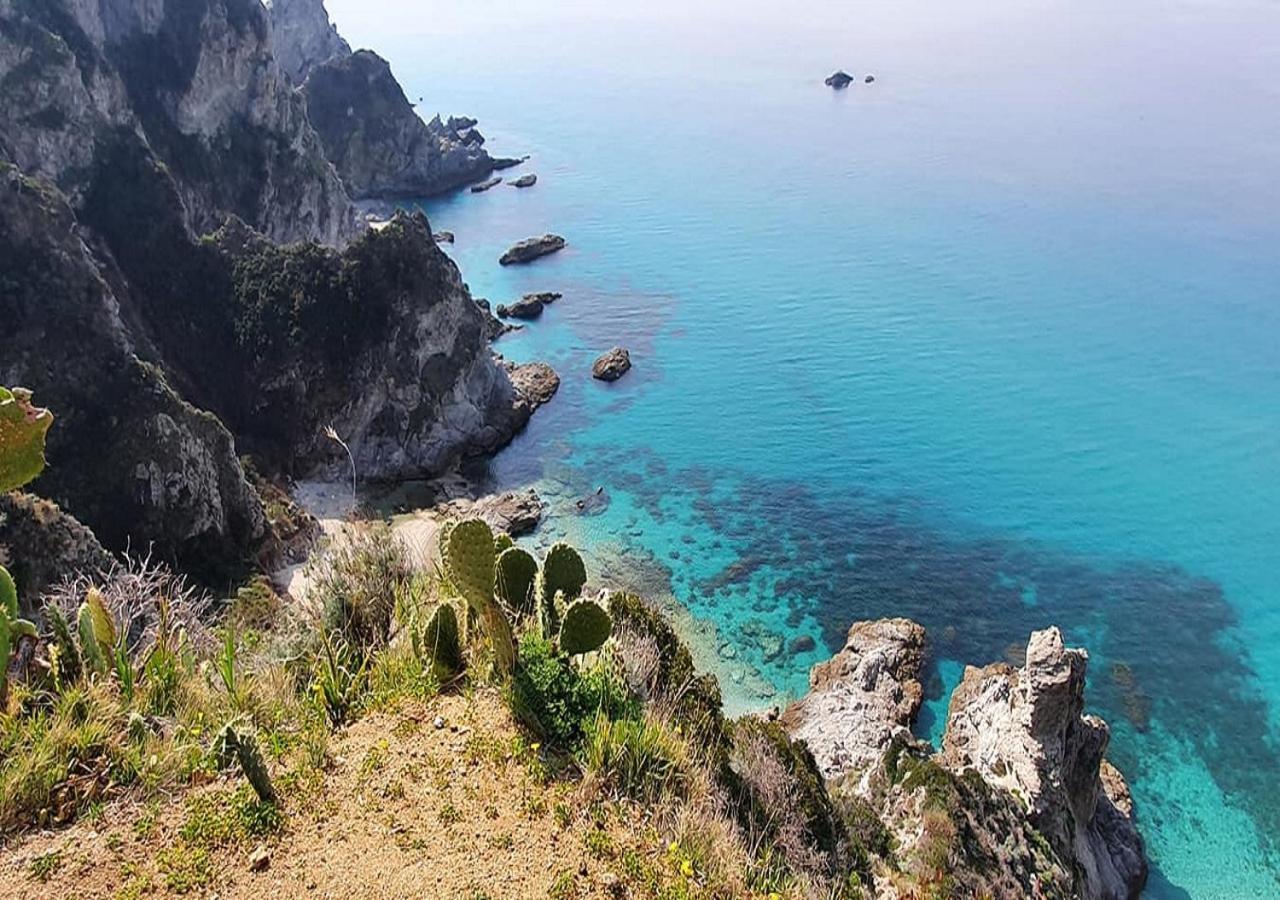 Ninfa Sul Mare Apartments 50 M E T R I Dal Mare Parcheggio Gratuito Custodito Capo Vaticano Zewnętrze zdjęcie